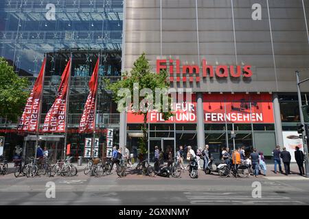 Il Filmhaus, la Cinemateca tedesca, il Museo del Cinema e della Televisione, Potsdamer Strasse, Tiergarten, Mitte, Berlino, Germania Foto Stock