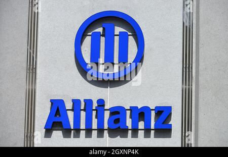 Logo, Allianz Insurance, Kottbusser Damm, Neukoelln, Berlino, Germania Foto Stock