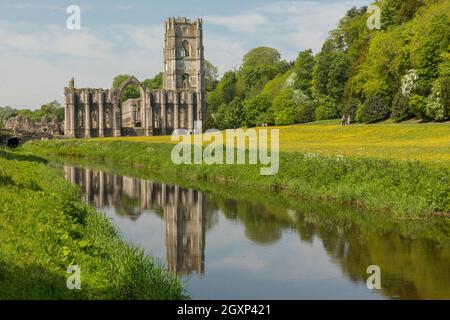 Fountains Abbey, Yorkshire Dales NP, Yorkshire, Regno Unito Foto Stock