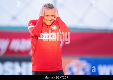 Varsavia, Polonia. 05 ottobre 2021. Kamil Glik della Polonia si prende atto durante la sessione ufficiale di allenamento della nazionale polacca prima della Coppa del mondo FIFA Qatar 2022 partite di qualificazione contro San Marino e Albania a Varsavia. (Foto di Mikolaj Barbanell/SOPA Images/Sipa USA) Credit: Sipa USA/Alamy Live News Foto Stock