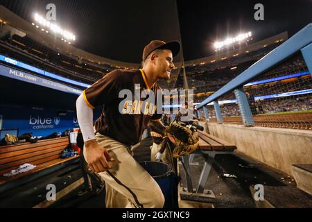 Il terzo baseman Manny Machado di San Diego Padres (13) prende il campo durante una partita di stagione regolare della MLB contro i Los Angeles Dodgers, mercoledì, settembre Foto Stock