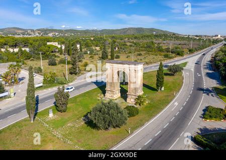 Antico arco trionfale romano in provincia di Tarragona, Spagna Foto Stock