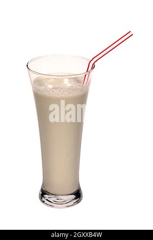 L'horchata è una bevanda, fatta con il succo di noci tigre e zucchero. Originario di Valencia, è una bevanda rinfrescante. Sfondo isolato su bianco. Foto Stock