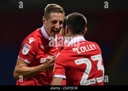 Joe Lolley di Nottingham Forest celebra il suo primo obiettivo del gioco con Michael Dawson, capitano della Nottingham Forest Foto Stock