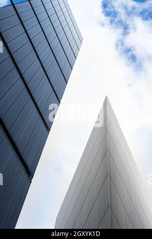 London Bridge to the River Thames More London Place Sunny Day Skyline ad Architecture Foto Stock