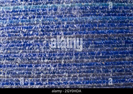 Acqua su mattonella fontana a mosaico nel dettaglio di Lisbona Expo Foto Stock