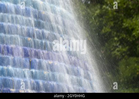 Acqua su mattonella fontana a mosaico nel dettaglio di Lisbona Expo Foto Stock