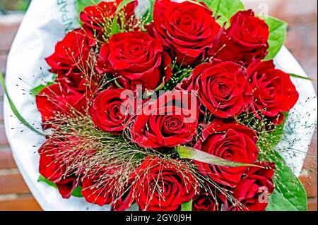 Bouquet di rose rosse; Strauß roter Rosen Foto Stock