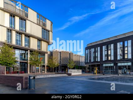 Il nuovo centro di Telford si chiama Southwater e Southwater Square. Con ristoranti, locali musicali, hotel, cinema, pista di pattinaggio e sito universitario. Foto Stock