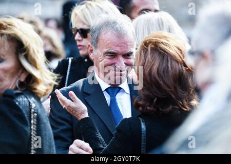 Ex ciclista professionista francese Bernard Hinault e Dominique Tapie durante una messa tributo per il magnate francese Bernard Tapie alla chiesa di Saint Germain des Pres a Parigi, Francia il 6 ottobre 2021. Il funerale si terrà l'8 ottobre presso la Cattedrale del maggiore, a Marsiglia. Bernard Tapie è morto di cancro all'età di 78 anni. Foto di David Niviere/ABACAPRESS.COM Foto Stock