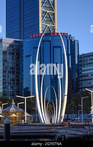 Australia Occidentale, Perth. Lo Spanda è un'opera d'arte pubblica dell'artista australiano Christian de Vietri nell'Elizabeth Quay, prefinale sul lungomare di Perth Foto Stock