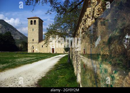 Vista particolare dell'Abbazia di San Vincenzo al Volturno - Isernia - Molise - Italia Foto Stock