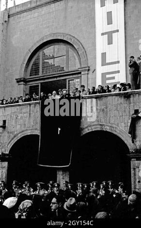 Der Reichsleiter der NSDAP und Leiter der Deutschen Arbeitsfront, Robert Ley, bei einem Besuch in Italien, 1938. Nazi Reichsleiter e leader della Deutsche Arbeitsfront, Robert Ley, in visita in Italia, 1938 Foto Stock