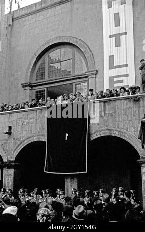 Der Reichsleiter der NSDAP und Leiter der Deutschen Arbeitsfront, Robert Ley, bei einem Besuch in Italien, 1938. Nazi Reichsleiter e leader della Deutsche Arbeitsfront, Robert Ley, in visita in Italia, 1938 Foto Stock