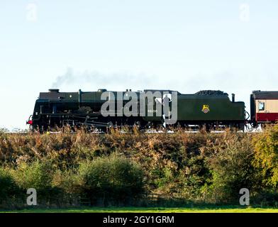 LMS Royal Scot classe No. 46100 'Royal Scot' discendente Hatton Bank, Warwickshire, Regno Unito Foto Stock