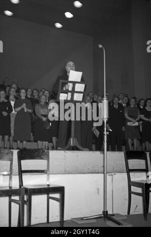 Vobereitung einer Aufführung an der Oper, Deutschland 1940er Jahre. Preparazione di una performance lirica, Germania anni quaranta. Foto Stock
