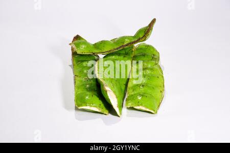 Primo piano con petai freschi. Petai è delizioso mangiato con sambal e riso. Foto Stock