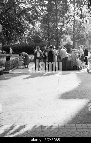 Der Lautenschlägerbrunnen in Cannstatt Stuttgart-Cattivo, Deutschland 1930er Jahre. Il Lautenschlaeger Fontana di Cannstatt Stuttgart-Cattivo, Germania 1930s. Foto Stock
