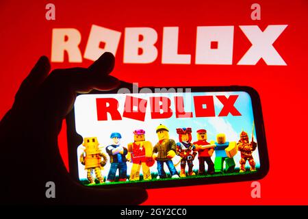 Brasile. 06 ottobre 2021. In questa foto è illustrato il logo roblox visualizzato sullo smartphone. Credit: SOPA Images Limited/Alamy Live News Foto Stock
