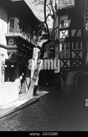 Ein Ausflug nach Neustadt an der Weinstrasse, Deutsches Reich 1930er Jahre. Una escursione a Neustadt an der Weinstrasse; Germania 1930s. Foto Stock