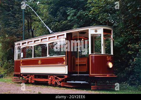 Manchester, UK - Settembre 2021: Un tram d'epoca a Heaton Park è stato utilizzato per le escursioni. Foto Stock