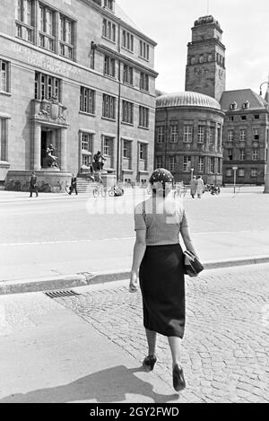 Ein Ausflug nach Freiburg im Breisgau, Deutsches Reich 1930er Jahre. Una escursione a Freiburg im Breisgau, Germania 1930s. Foto Stock