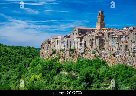 Antico borgo di Pitigliano nei pressi di Grosseto, noto anche come piccola Gerusalemme Foto Stock
