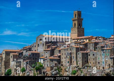 Antico borgo di Pitigliano nei pressi di Grosseto, noto anche come piccola Gerusalemme Foto Stock