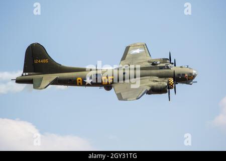 USAAC Boeing B17G Flying Fortress Bomber al Flying Legends Duxford Airshow Foto Stock