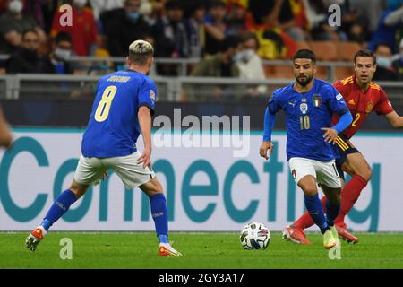 Milano, Italia. 06 ottobre 2021. Lorenzo Insigne (Italia)Cesar Azpilicueta (Spagna) Durante la partita UEFA 'Nations League 2020-2021' tra Italia 1-2 Spagna allo Stadio Giuseppe Meazza il 6 ottobre 2021 a Milano. (Foto di Maurizio Borsari/AFLO) Credit: AFLO Co. Ltd./Alamy Live News Foto Stock