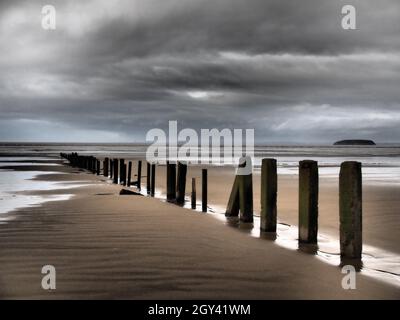 Groynes a Burnham-on-Sea, Somerset Foto Stock