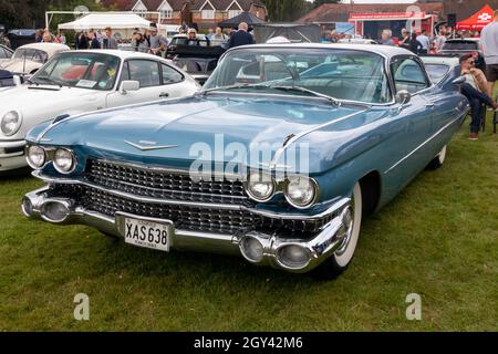 Naphill, Inghilterra - 29 agosto 2021: A blu 1959 Cadillac Eldorado Biarritz.. Il modello era dotato di un motore V8 da 6 litri. Foto Stock