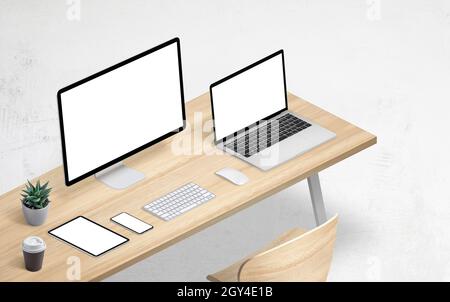 Modelli di dispositivi moderni per una presentazione del design reattiva. Video, laptop, tablet e telefono. Scrivania, posizione isometrica Foto Stock