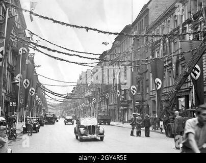 La fotografia mostra Wilhelmstraße a Berlino-Mitte il 6 luglio 1940. Si stanno svolgendo gli ultimi preparativi prima della sfilata di vittoria della Wehrmacht dopo la campagna francese. [traduzione automatizzata] Foto Stock