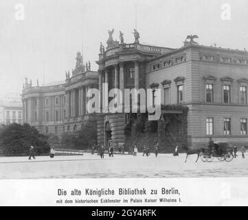 'La fotografia mostra la Biblioteca reale di Bebelplatz (a sinistra, oggi: Vecchia biblioteca) e il Kaiser-Wilhelm-Palais (a destra, oggi: Vecchio palazzo) a Berlino-Mitte nel 1907. Sullo sfondo a sinistra, sopra un tetto, appende la pubblicità: ''Bürsten und Pinsel / H. Mendeler''. [traduzione automatizzata]' Foto Stock