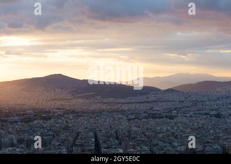 Vista serale di Atene dal Colle Lycabettus, Grecia. Foto Stock
