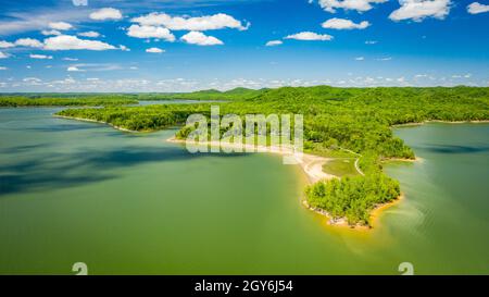 Splendida vista aerea del lago Cave Run in Kentucky Foto Stock