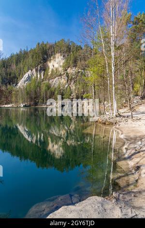 Lago Di Adrspach, Teplice Adrspach Rocks, Boemia Orientale, Repubblica Ceca Foto Stock