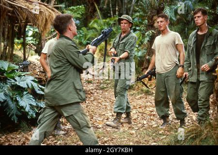 Vittime di guerra anno : 1989 USA regista : Brian De Palma Michael J. Fox, John C. Reilly, Sean Penn, Don Harvey Foto Stock