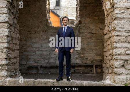 Principe Carlo Filippo in rovine della chiesa di Dronten a Visby, Gotland, Svezia il 7 ottobre 2021. Il principe Carlo Filippo è in visita di un giorno a Gotland. Pho Foto Stock