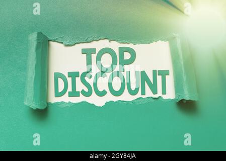 Titolo concettuale Sconto superiore, Business Overview miglior Prezzo garantito Hot ITEMS Crazy sale Promozioni lacrima su foglio rivela sfondo dietro la f Foto Stock