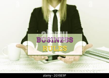 Didascalia concettuale regole aziendali, parola per i principi che determinano la società è attività che presentano dati aziendali aziendali, discutere Foto Stock