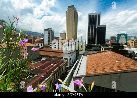 Medellin, Antioquia. Colombia - 06 ottobre 2021. Panoramica della città. È un comune della Colombia, capitale del dipartimento di Antioquia. Foto Stock