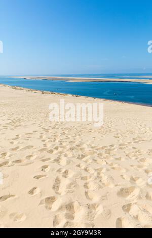 Vista dalla duna del Pilat, le più alte dune di sabbia in Europa. La Teste de Buch, Baia di Arcachon, Aquitaine, Francia Foto Stock