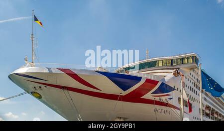 La P&o Liner Oceana al terminal delle navi da crociera di Valletta Malta Foto Stock