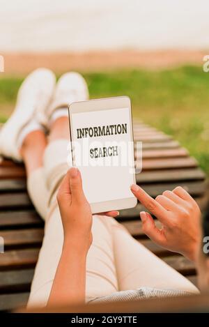 Informazioni sulla didascalia concettuale Ricerca, le opzioni di panoramica aziendale disponibili per il cliente sono identificate funzionalità di chiamata vocale e video Connect Foto Stock