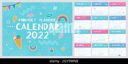 Simpatico pianificatore mensile con doodles, 2022 modello di calendario. Programma bambini, organizzatore della scuola con vettore di note, modelli vettoriali di pianificazione del mese. Gestione per l'istruzione e la routine quotidiana Illustrazione Vettoriale