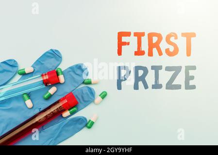 Visualizzazione concettuale primo Premio, Panoramica aziendale il premio più ambito che viene offerto solo al vincitore assoluto prescritto Medicina vitaminica e miniera Foto Stock