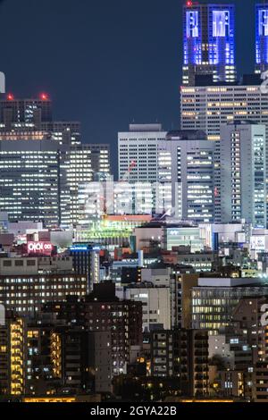 Shinjuku di notte (preso dal Centro Civico di Bunkyo). Luogo di tiro: Area metropolitana di Tokyo Foto Stock