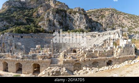 Vista panoramica del Teatro Antico Romano nell'antica città di Myra nella regione di Lycia, Antalya Turchia. Foto Stock